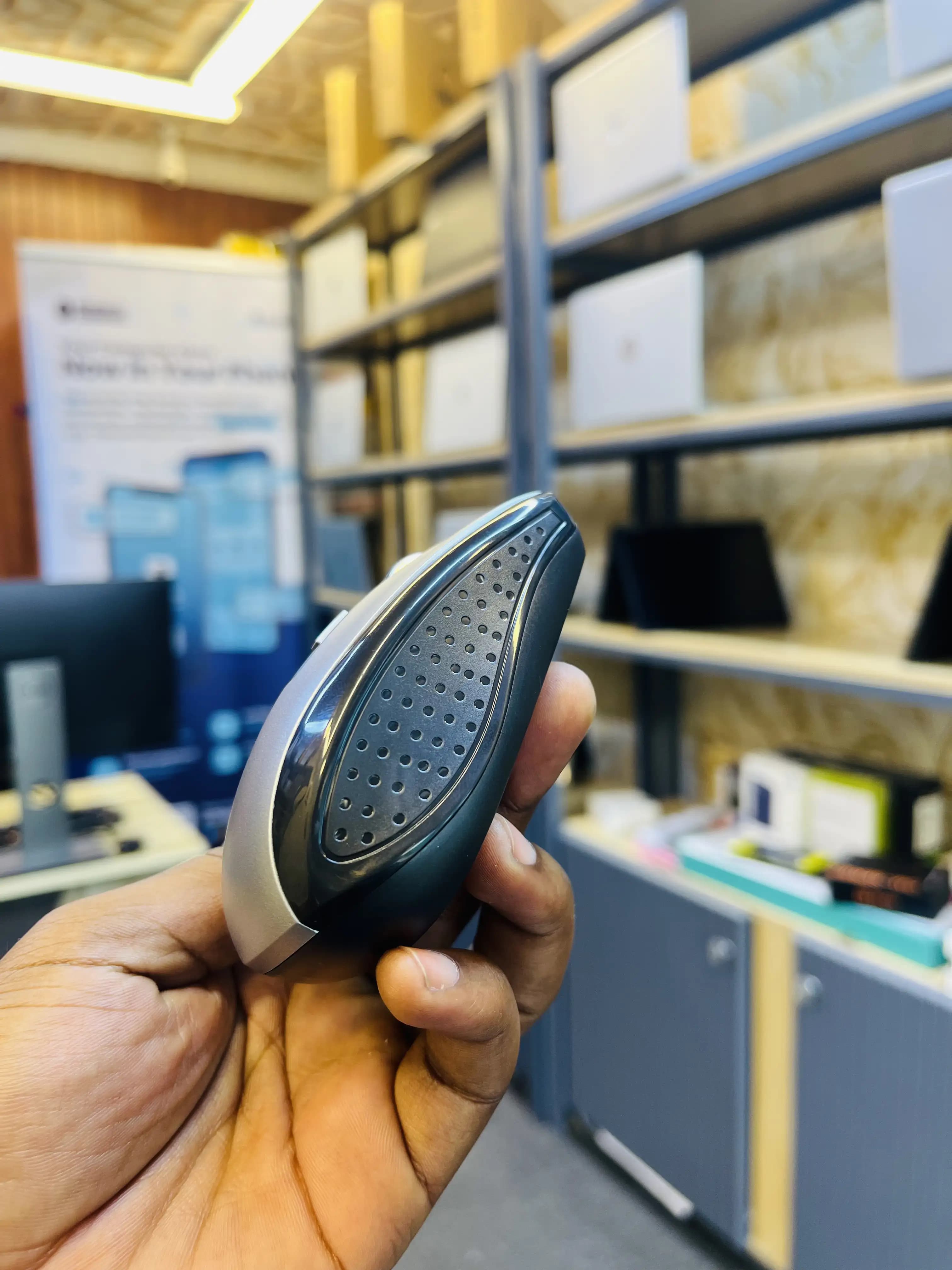 universal Non-Rechargeable Wireless Mouse