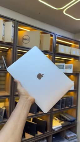 APPLE MacBook Pro 2017, view 4