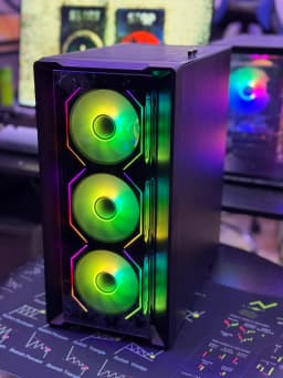 GIGABYTE GAMING B560M RTX 5060Ti, view 2