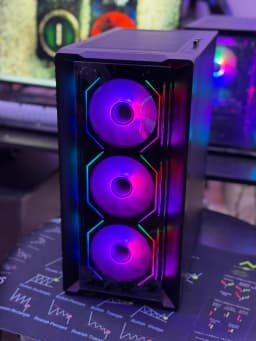 GIGABYTE GAMING B560M RTX 5060Ti, view 3